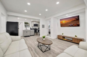 Banyan St 2BR 1BA off Las Olas- Steps to Beach unit 4